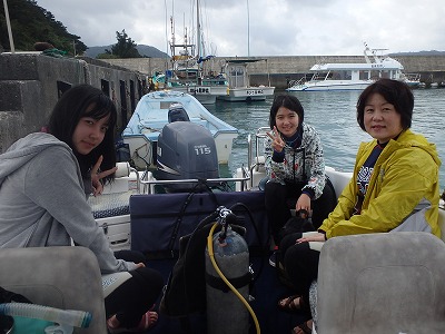 姉妹さんとママとボートチャーター体験ダイビング
