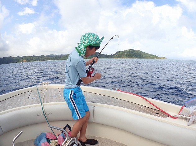 小浜島や竹富島や石垣島より西表島貸切ボートチャーターシュノーケリング釣りツアー