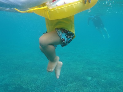 ちっちゃな足をバタバタ! ちっちゃな足をバタバタ!