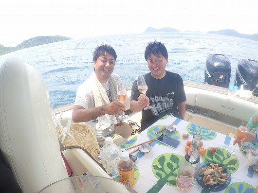 笑い声の絶えないさわやかスポーツ仲間さん！お腹が痛くなる程笑った石垣島から貸切ボートチャーターツアー！