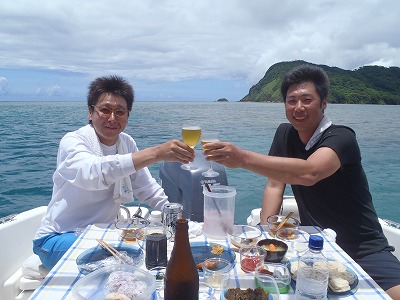 西表島で船上リゾートランチ